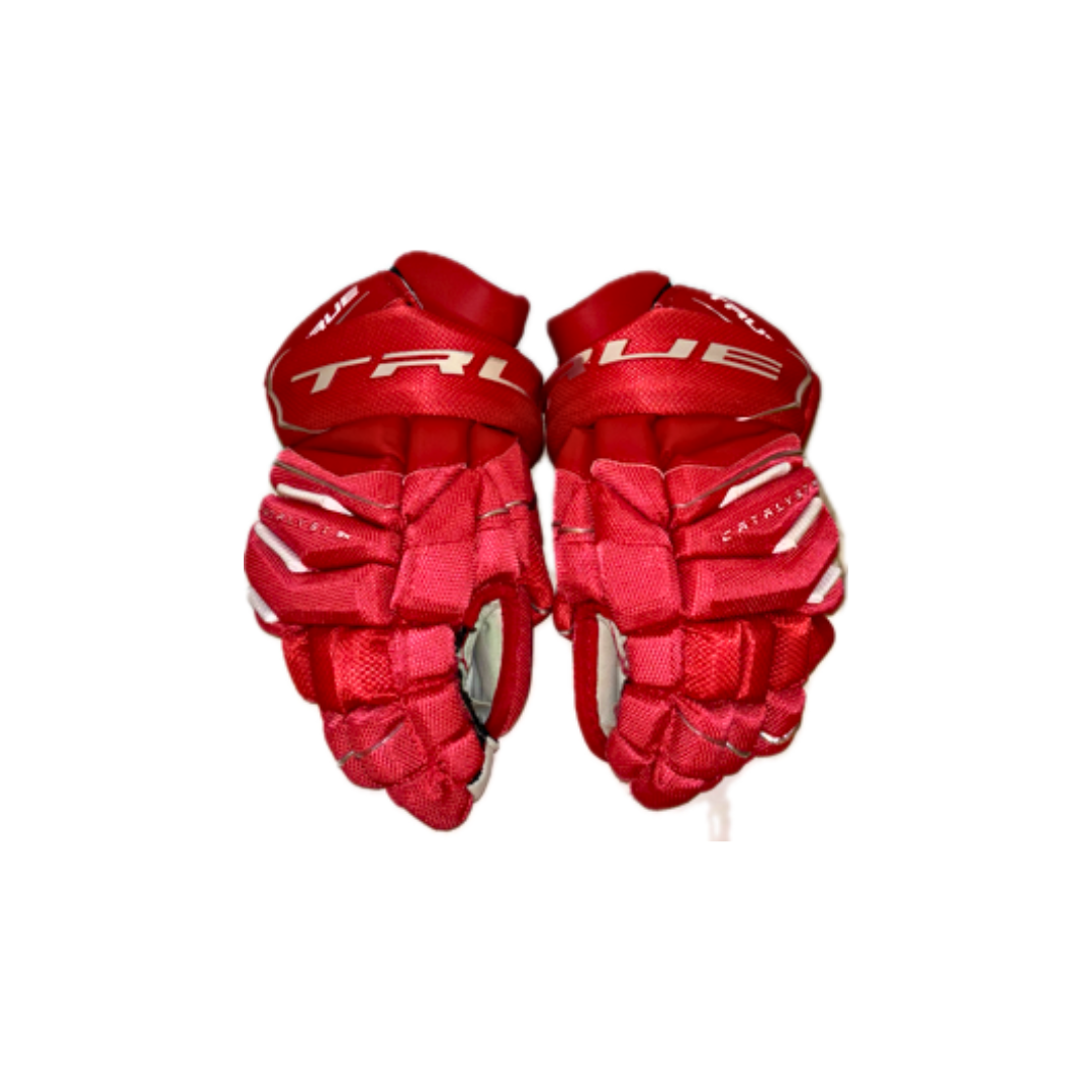 TRUE Hockeyhandskar röd Catalyst 9x 12"